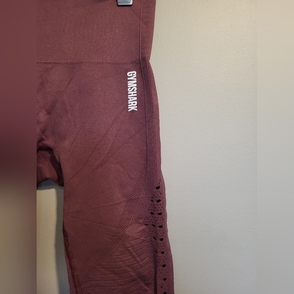 Gymshark Women's Mauve Legging Capris, Size 26 - Picture 3 of 6